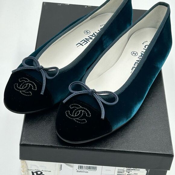 Women’s Chanel velvet ballet flats size 36.5 made in Italy - Picture 2 of 11